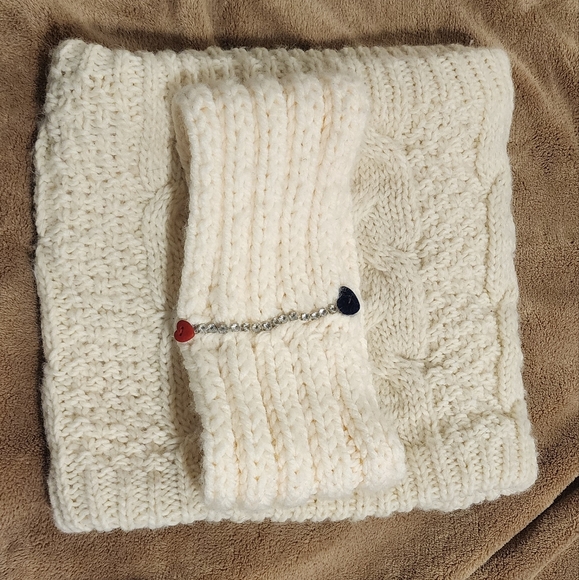 Cozy Winter Accessories Set - Picture 5 of 8